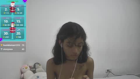 Snapshot of helia_n_amy chatting on 30, 12, 2024 Helia Transfem and Amy online show from 30, 12, 2024