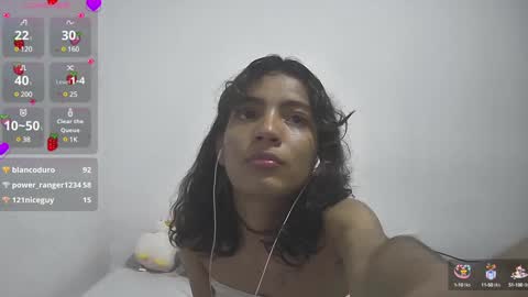 Snapshot of helia_n_amy chatting on 6, 1, 2025 Helia Transfem and Amy online show from 6, 1, 2025