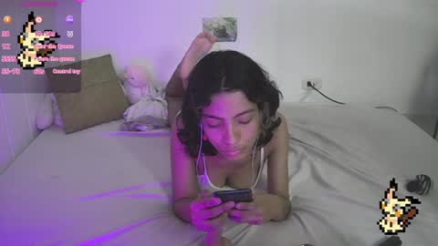 Snapshot of helia_n_amy chatting on 27, 1, 2025 Helia Transfem and Amy online show from 27, 1, 2025