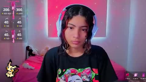 Helia Transfem and Amy online show from 22, 12, 2025