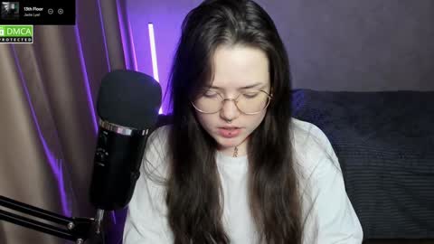 Red online show from 8, 1, 2025