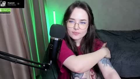 Red online show from 6, 3, 2025