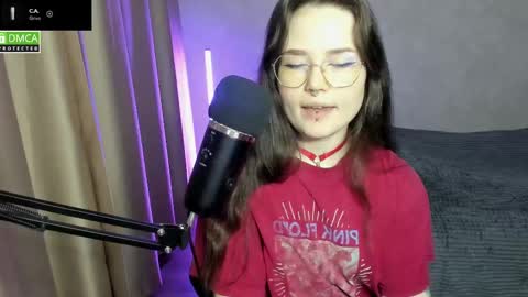 Red online show from 12, 3, 2025