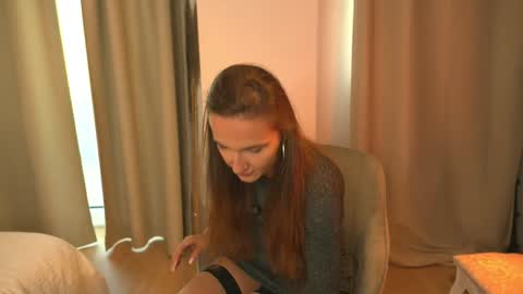 Lorette Lory online show from 19, 10, 2025