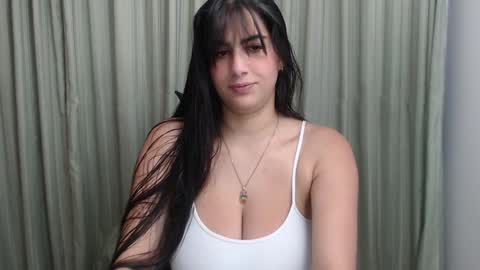 Snapshot of hellen_garcia chatting on 12, 12, 2024 Hellen online show from 12, 12, 2024