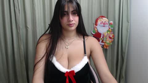 Snapshot of hellen_garcia chatting on 23, 12, 2024 Hellen online show from 23, 12, 2024