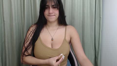 Snapshot of hellen_garcia chatting on 28, 12, 2024 Hellen online show from 28, 12, 2024
