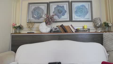    online show from 25, 1, 2025