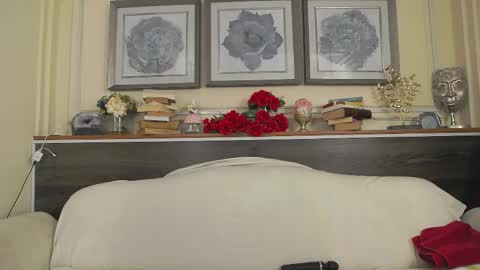    online show from 12, 4, 2026