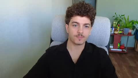 Snapshot of hellish_sugar chatting on 7, 5, 2026 Remy online show from 7, 5, 2026