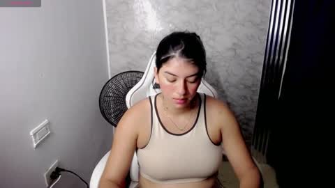 helloo_kityy25 online show from 10, 1, 2026