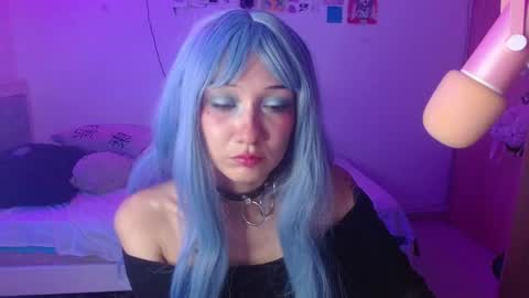 Snapshot of helloskinnygirls chatting on 2, 2, 2026 Raven and Momo online show from 2, 2, 2026