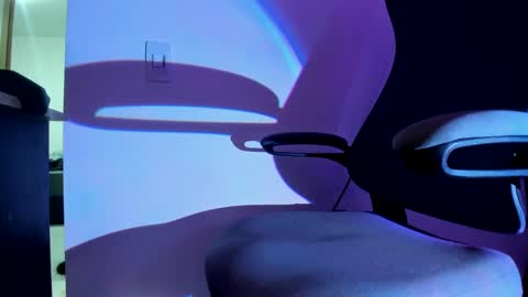 Owner of your wallet  online show from 17, 2, 2025