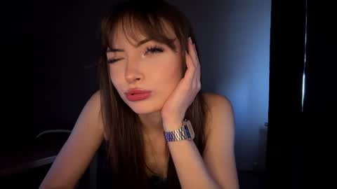Snapshot of hellyluxury chatting on 17, 6, 2026 hellyluxury online show from 17, 6, 2026