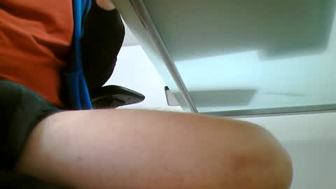 hennes6 online show from 1, 12, 2025