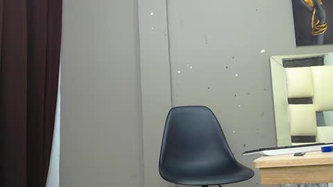 Snapshot of hera_divine chatting on 4, 12, 2024 HERA online show from 4, 12, 2024