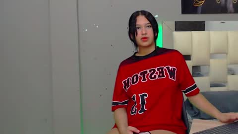 Snapshot of hera_divine chatting on 5, 12, 2024 HERA online show from 5, 12, 2024