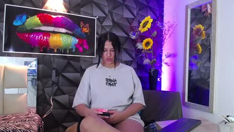 Snapshot of hera_divine chatting on 20, 12, 2024 HERA online show from 20, 12, 2024