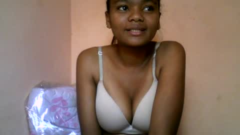 Snapshot of herisse01 chatting on 12, 6, 2026 herisse01 online show from 12, 6, 2026