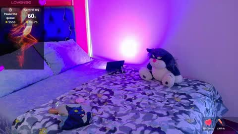 hermione_blonde online show from 13, 4, 2026