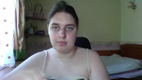 Snapshot of hess_luna_ chatting on 17, 6, 2026 hess_luna_ online show from 17, 6, 2026