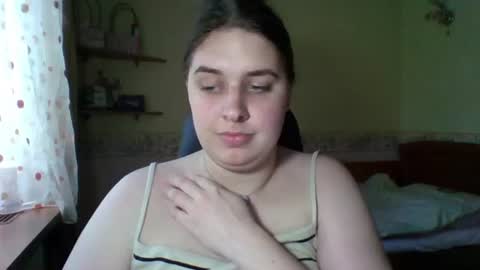 Snapshot of hess_luna_ chatting on 18, 6, 2026 hess_luna_ online show from 18, 6, 2026