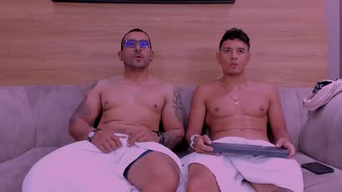 heteros men online show from 28, 2, 2026