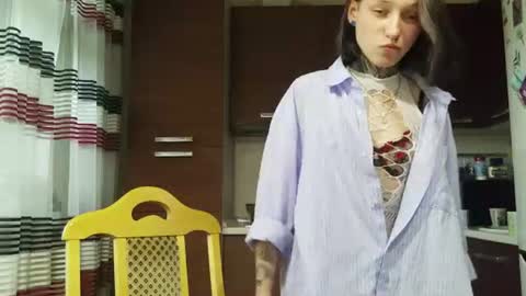 Snapshot of hey_honeyy chatting on 19, 6, 2026 Eva online show from 19, 6, 2026