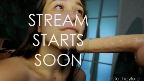 Snapshot of heylixie_ chatting on 3, 10, 2025 Li online show from 3, 10, 2025