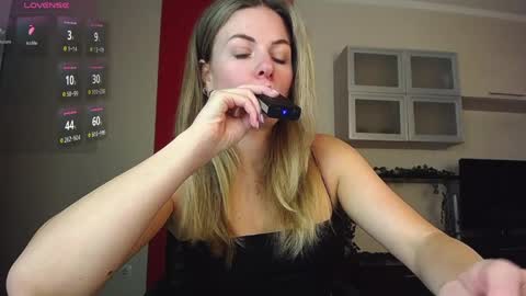 Lina online show from 7, 4, 2026