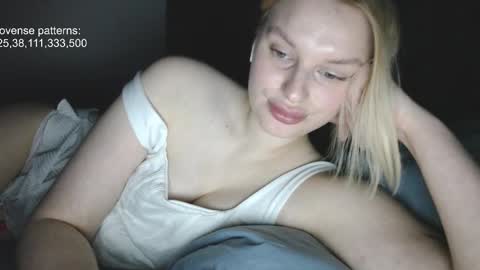 Snapshot of hi_i_am_ana chatting on 23, 11, 2025 Ana online show from 23, 11, 2025