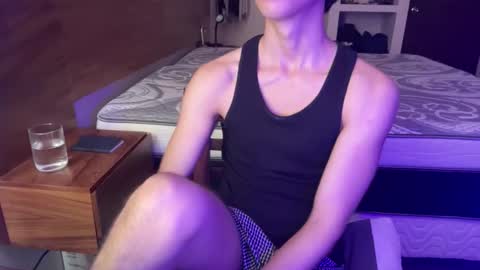 hiddendeseos online show from 25, 10, 2025