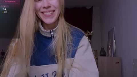 Snapshot of hihi_im_chloe chatting on 22, 12, 2025 Chloe online show from 22, 12, 2025