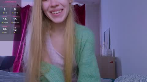 Snapshot of hihi_im_chloe chatting on 9, 4, 2026 Chloe online show from 9, 4, 2026
