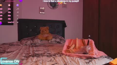 Snapshot of hilary_jones_22 chatting on 18, 1, 2025 LUNA new account FOLLOW ME online show from 18, 1, 2025