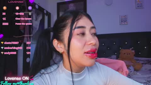 Snapshot of hilary_jones_22 chatting on 27, 1, 2025 LUNA new account FOLLOW ME online show from 27, 1, 2025
