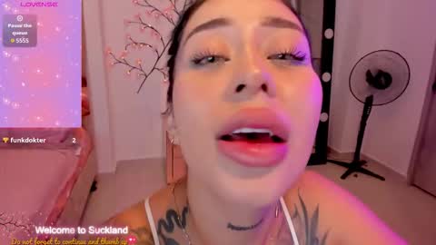 Snapshot of hilary_jones_22 chatting on 19, 9, 2025 LUNA new account FOLLOW ME online show from 19, 9, 2025