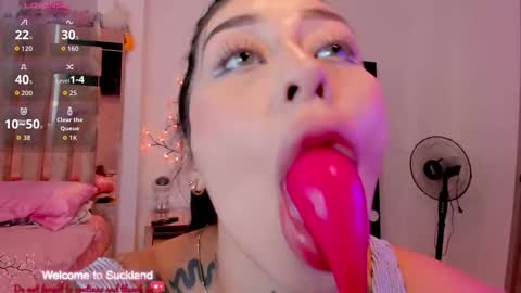 Snapshot of hilary_jones_22 chatting on 2, 10, 2025 LUNA new account FOLLOW ME online show from 2, 10, 2025