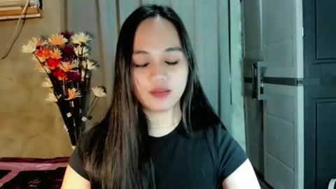 hilarymolly online show from 28, 3, 2026