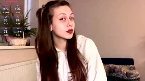 Snapshot of hildredmabray chatting on 9, 3, 2026 Hi Im Elizabeth online show from 9, 3, 2026