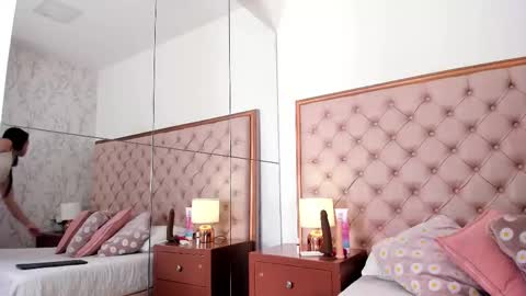 Hillary online show from 11, 10, 2025