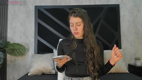 Hillar Myer online show from 6, 6, 2026