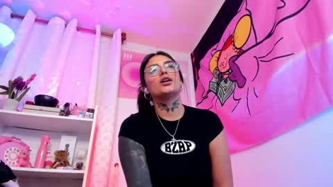 Snapshot of hinataweed01 chatting on 8, 3, 2025 Karol Independent Model online show from 8, 3, 2025
