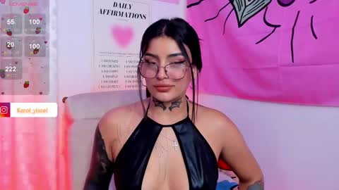 Snapshot of hinataweed01 chatting on 8, 3, 2025 Karol Independent Model online show from 8, 3, 2025