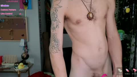 Snapshot of hippie_luver chatting on 3, 8, 2026 hippie_luver online show from 3, 8, 2026