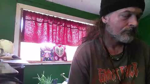 hippiedad333 online show from 24, 4, 2026