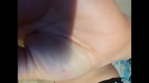 hippiesoul204 online show from 4, 1, 2025