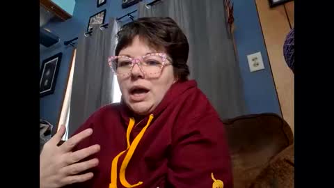 Snapshot of hippihope420 chatting on 11, 2, 2025 Bella online show from 11, 2, 2025