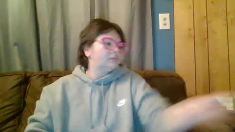Snapshot of hippihope420 chatting on 13, 2, 2025 Bella online show from 13, 2, 2025
