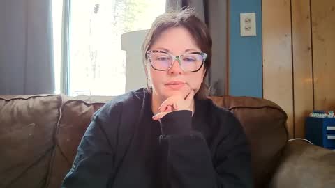 Snapshot of hippihope420 chatting on 26, 2, 2025 Bella online show from 26, 2, 2025